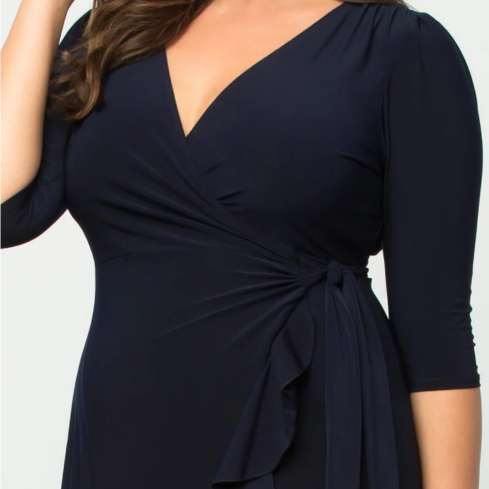 Kiyonna Whimsy Wrap Dress in Navy Size 1X NWT - Picture 2 of 8